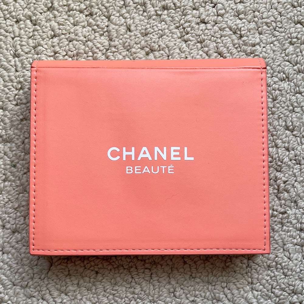 Chanel Beauté Clutch